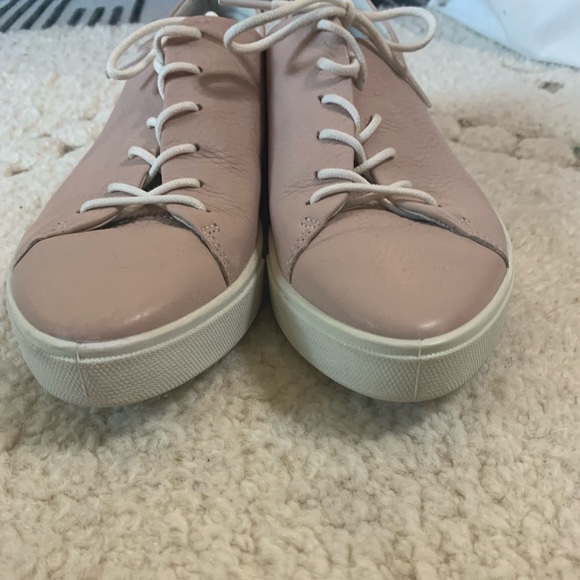 Ecco blush, leather sneakers. - Picture 3 of 8
